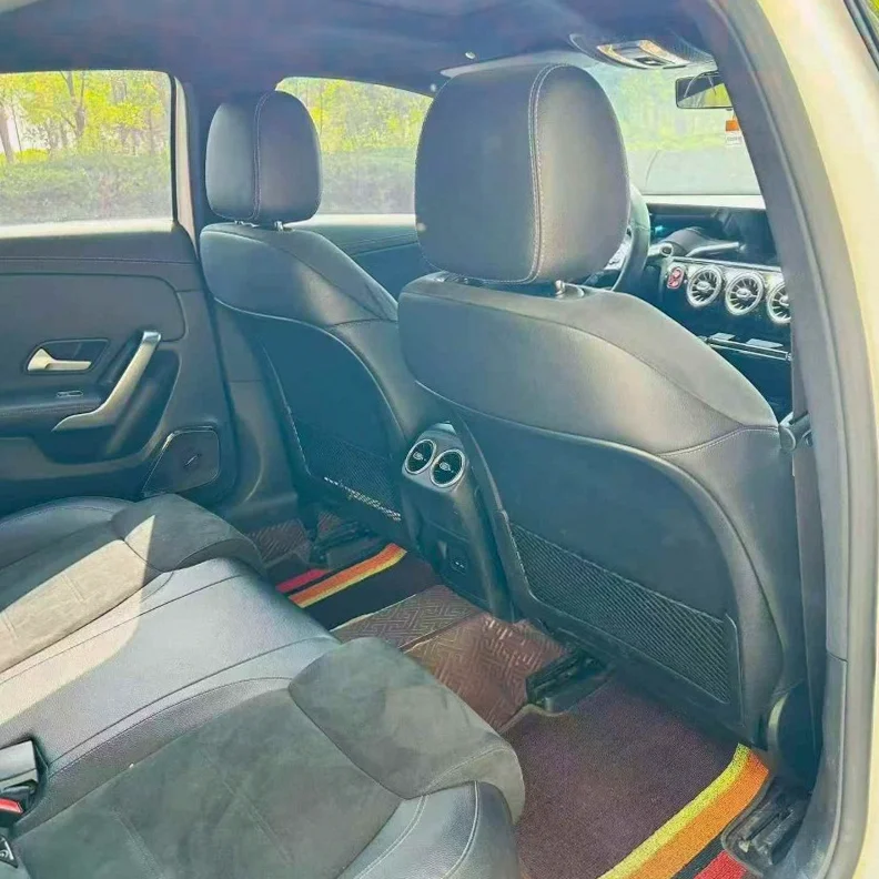 奔驰A 后面外观二