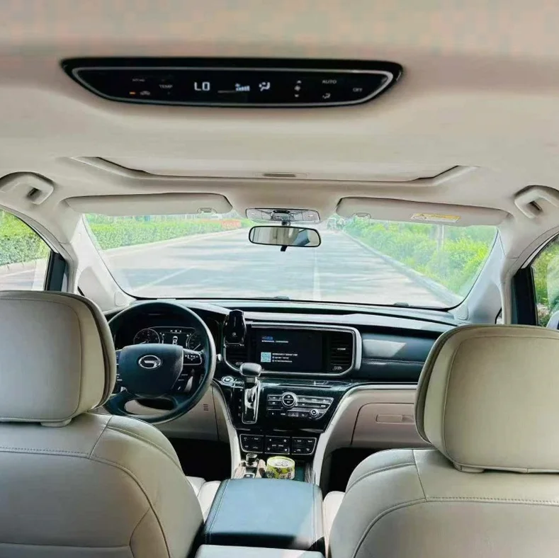 传祺M8 内饰前排