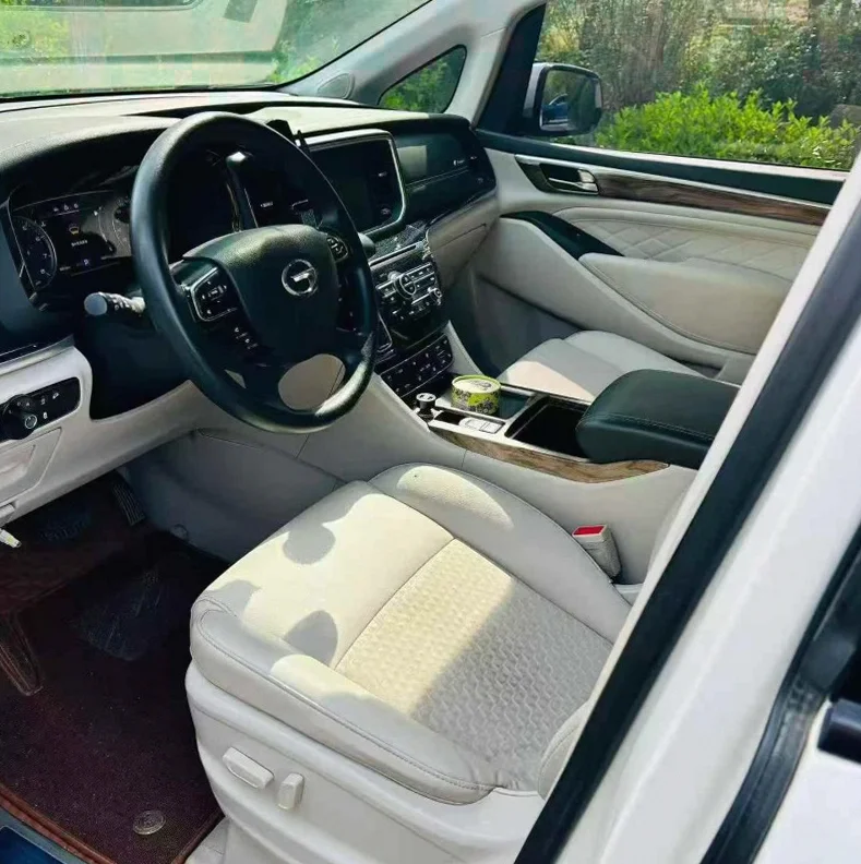 传祺M8 后面外观一