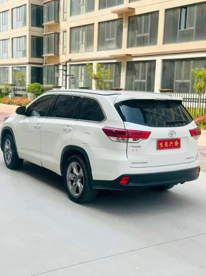 丰田汉兰达 内饰前排