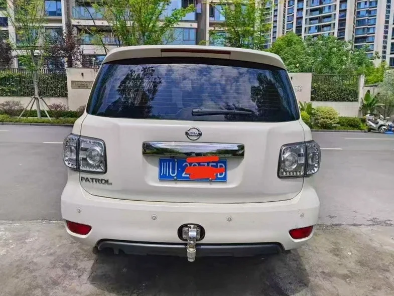 日产途乐 驾驶室