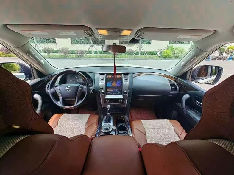 日产途乐 后面外观一