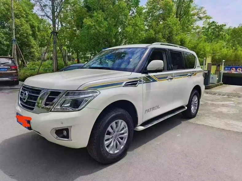 日产途乐 正面外观二