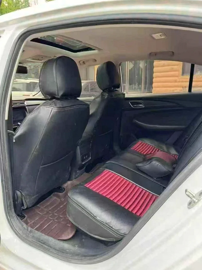 荣威i5 后面外观三