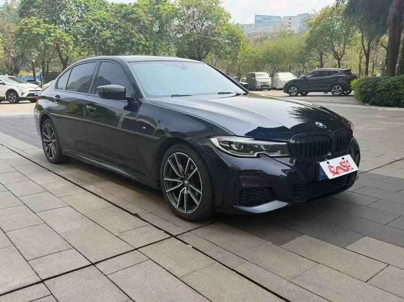 宝马3系 正面外观二