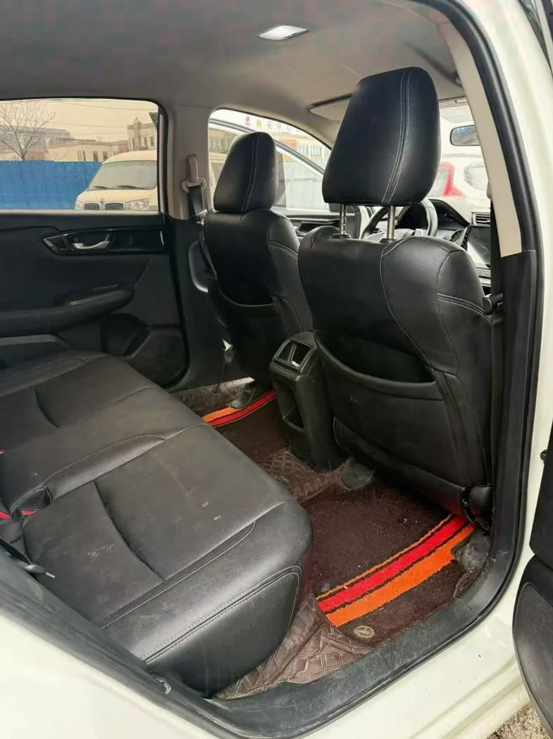 本田凌派 内饰前排