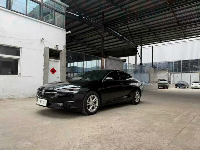 别克君威 正面外观二