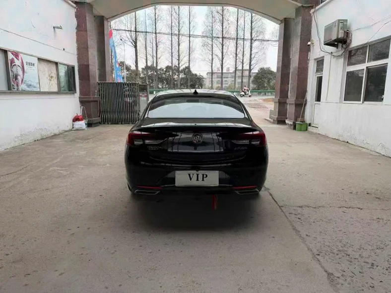 别克君威 驾驶室