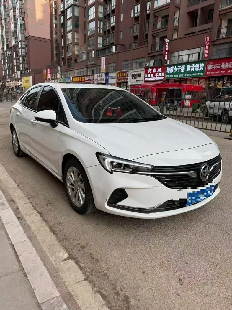 别克威朗 正面外观二