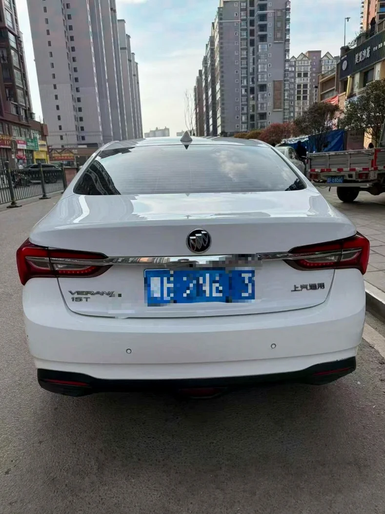 别克威朗 后面外观三