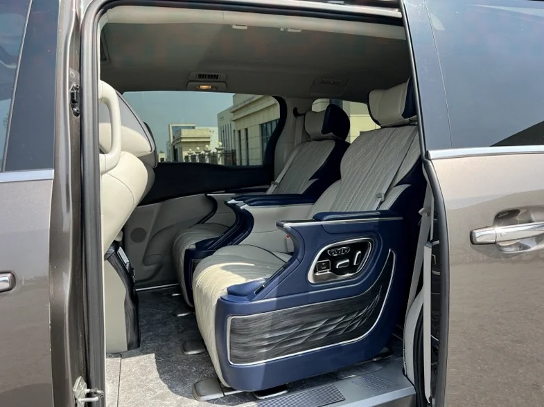 别克GL8 后面外观二