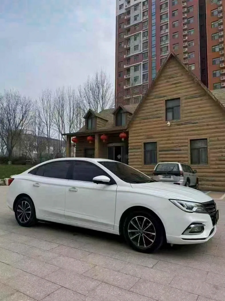 荣威i5 正面外观二