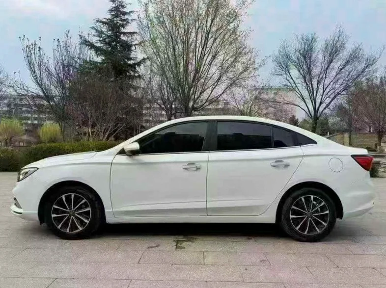 荣威i5 后面外观一