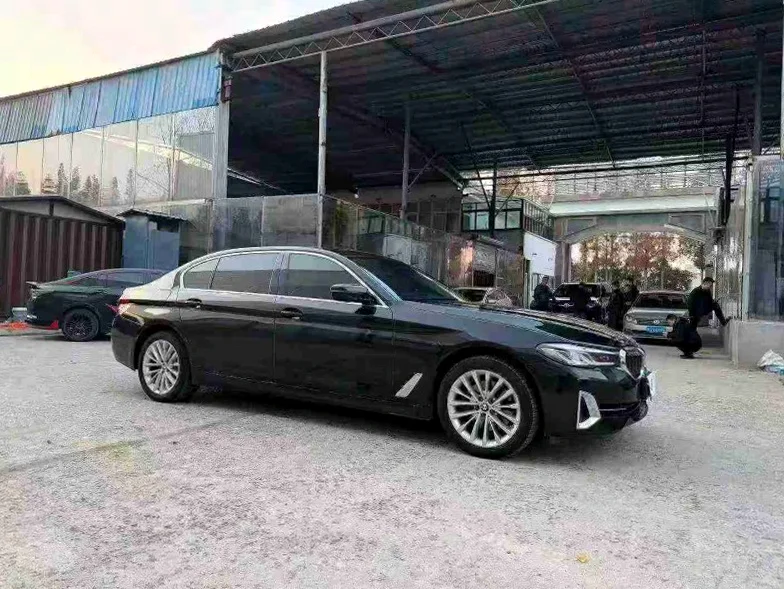 宝马5系 正面外观三