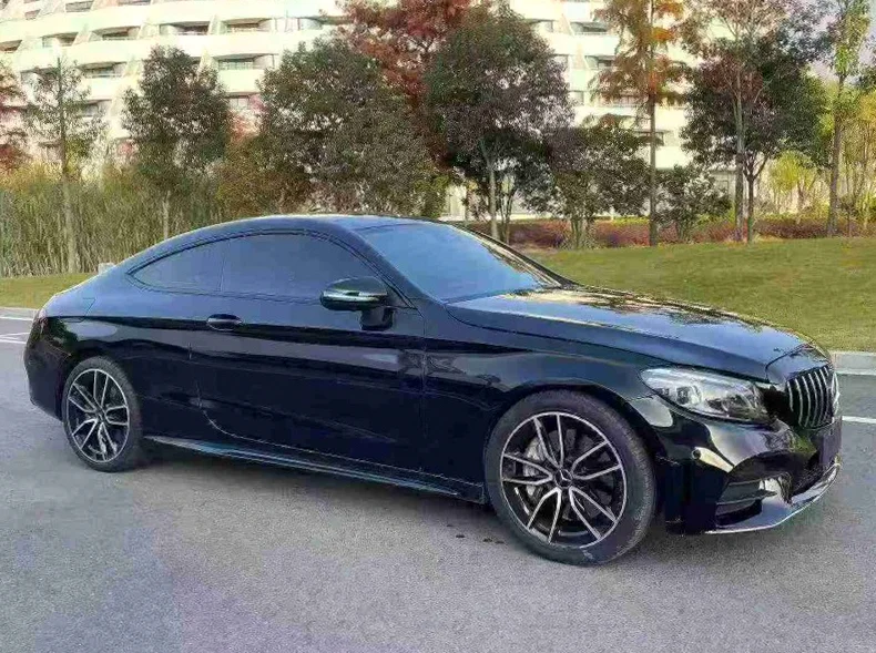 奔驰C 正面外观三