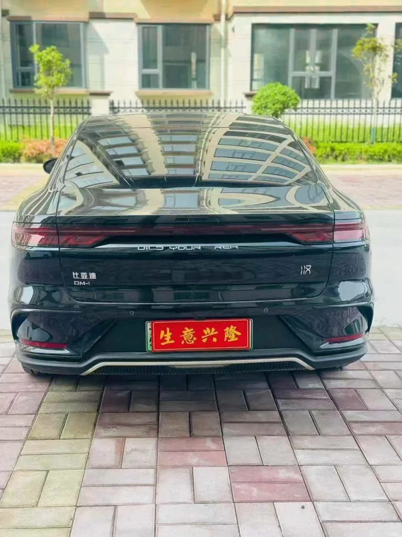 比亚迪汉 内饰后排