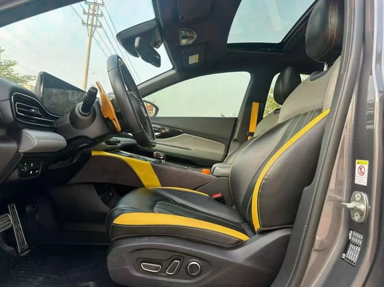 传祺影豹 后面外观一