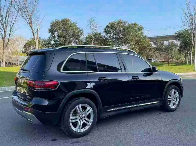 奔驰GLB 内饰后排