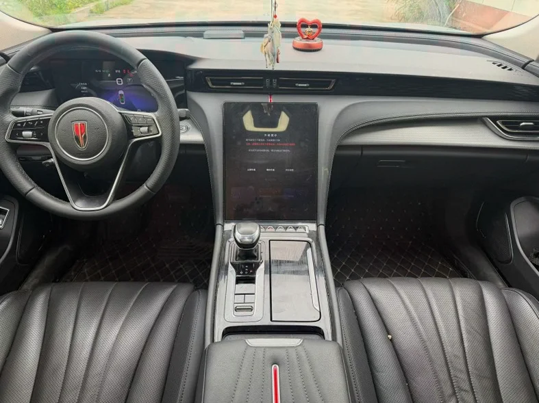 红旗H5 内饰前排