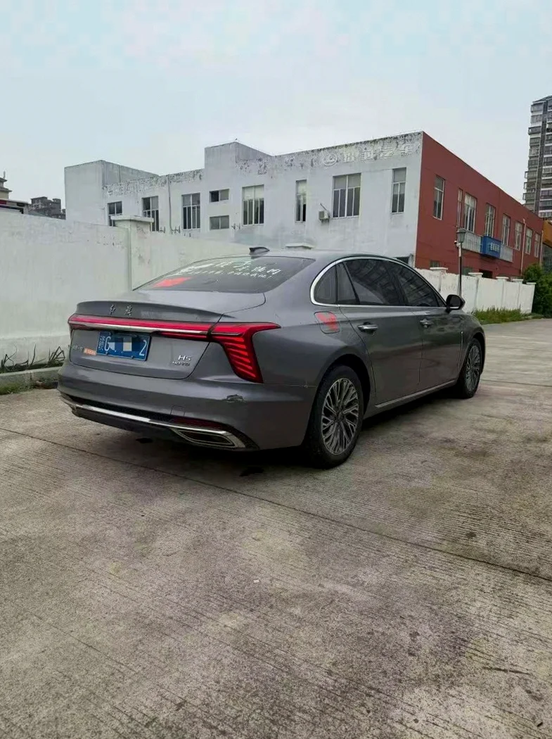 红旗H5 后面外观二