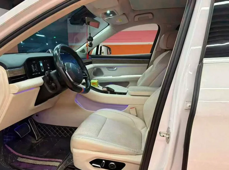 华为智选问界 后面外观三