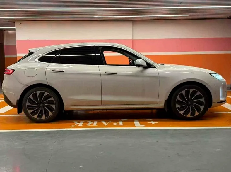 华为智选问界 驾驶室