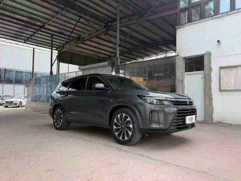 华为智选问界 正面外观三