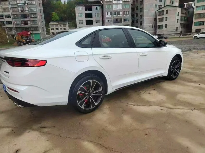 吉利星瑞 内饰前排