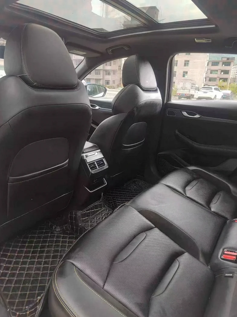 吉利星瑞 后面外观一