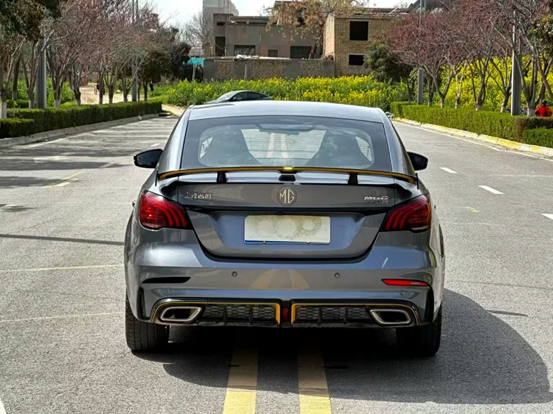 名爵6 内饰后排