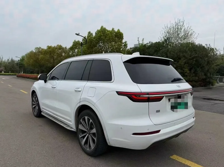 理想ONE 内饰前排