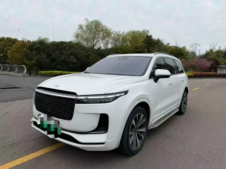 理想ONE 正面外观二