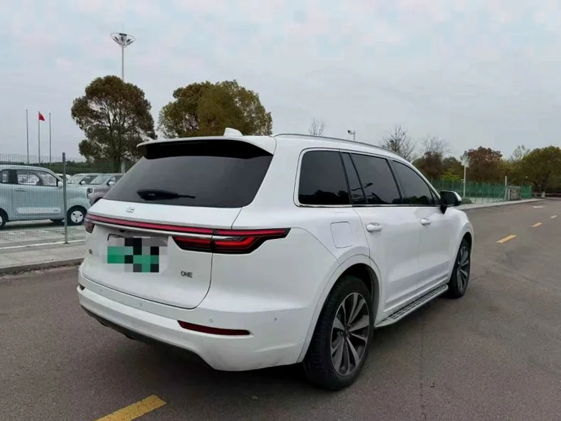 理想ONE 内饰后排