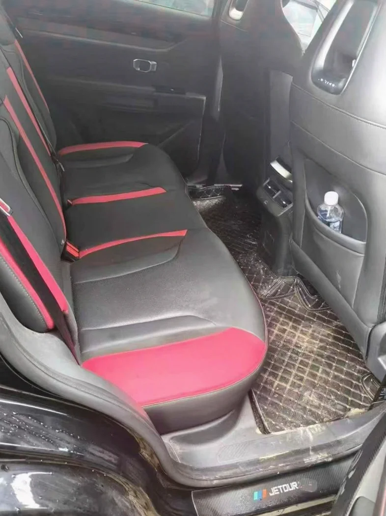 奇瑞捷途 后面外观一