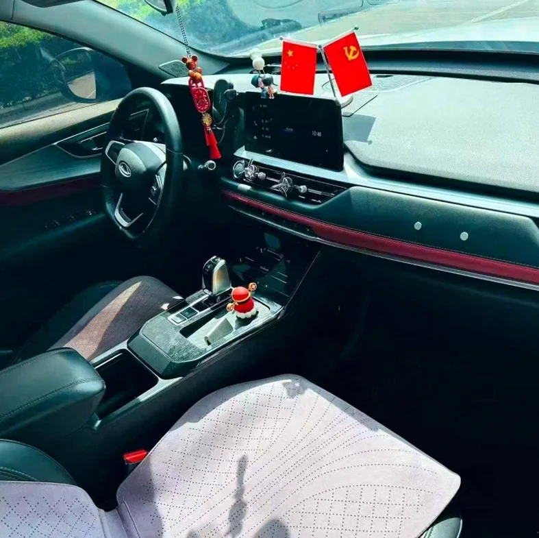 奇瑞瑞虎 内饰前排