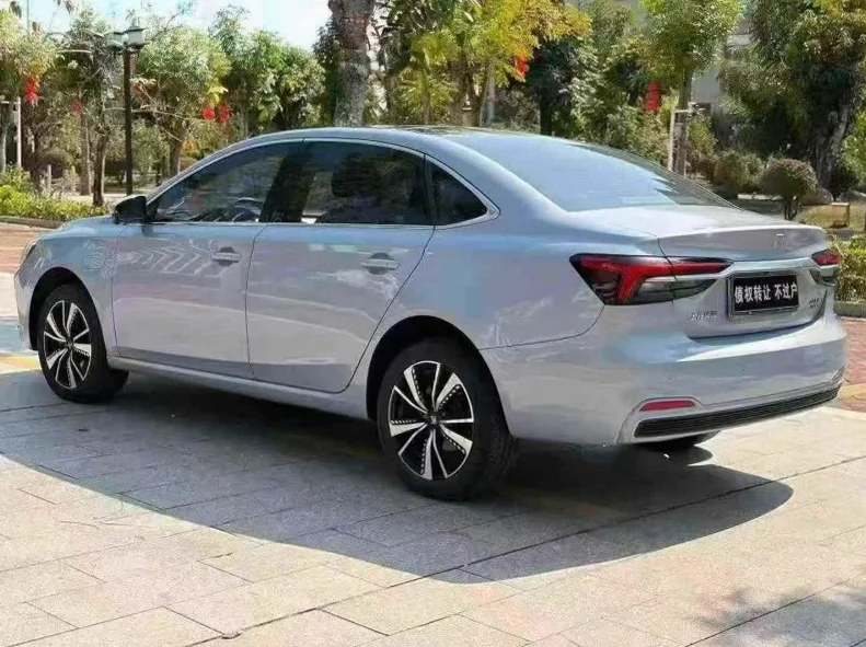 上汽集团飞凡ER6 内饰后排