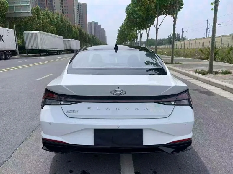 现代伊兰特 后面外观三