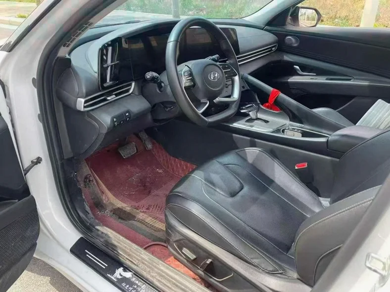 现代伊兰特 后面外观一