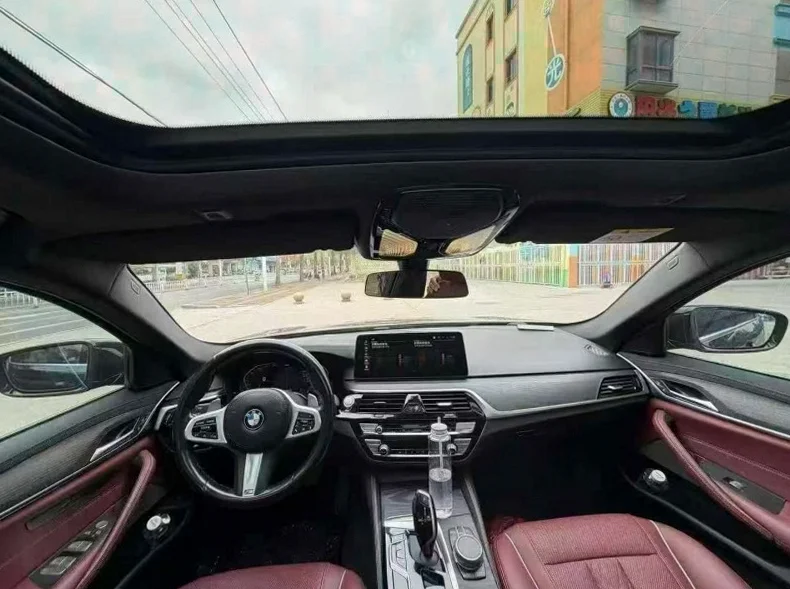 宝马5系 后面外观一