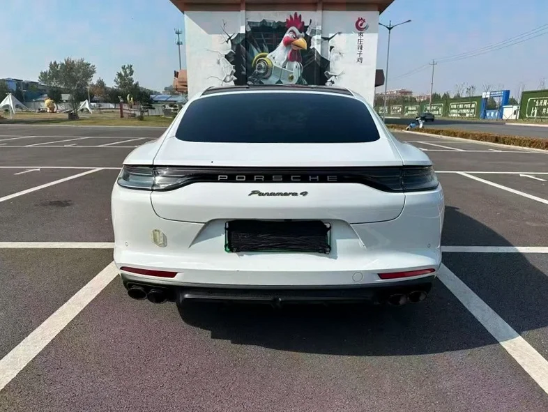 保时捷帕拉梅拉 内饰后排