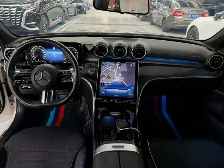 奔驰C 后面外观二