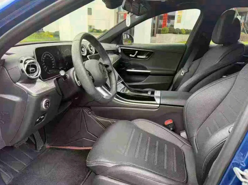 奔驰C 后面外观一