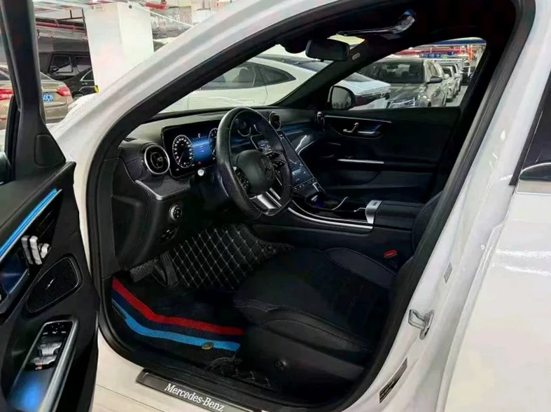 奔驰C 后面外观三