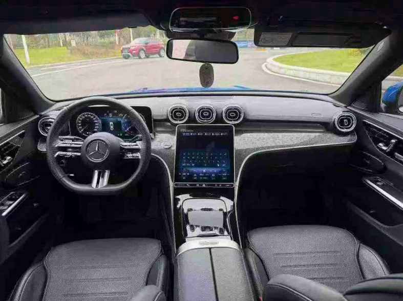 奔驰C 后面外观三