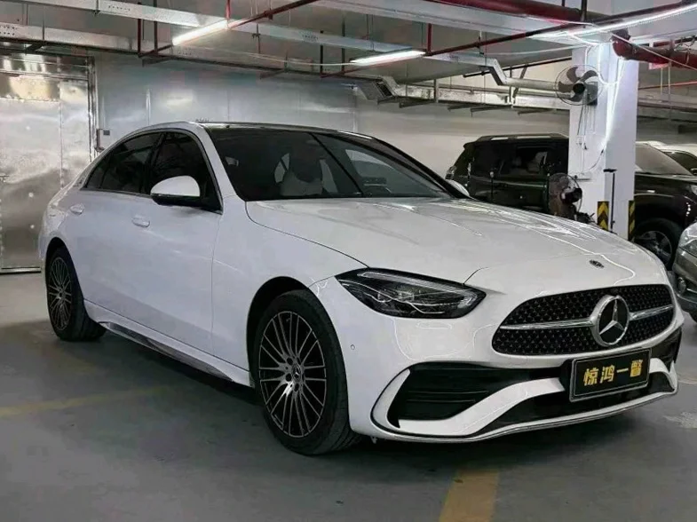 奔驰C 正面外观二