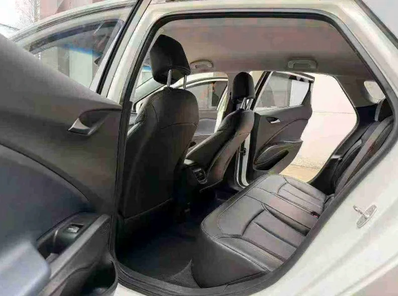 别克微蓝 内饰后排