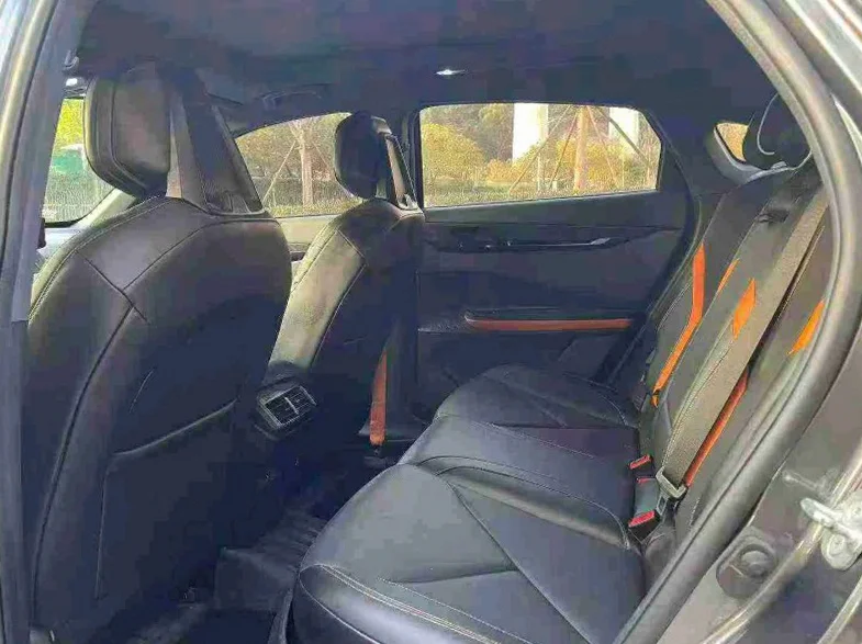 长安汽车UNI 后面外观三