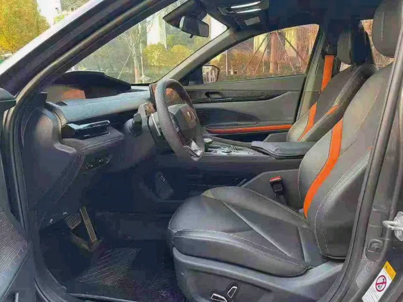 长安汽车UNI 后面外观一