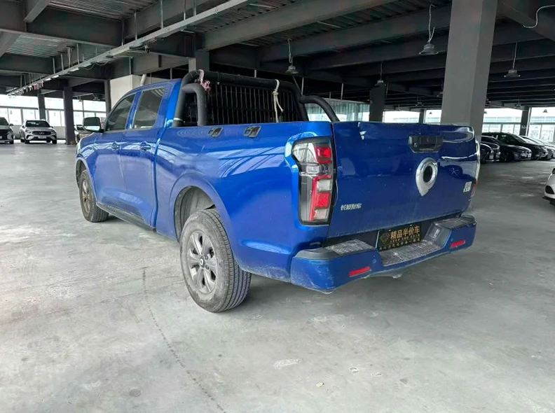 长城汽车炮 后面外观二