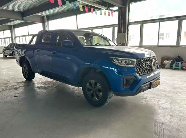 长城汽车炮 正面外观三